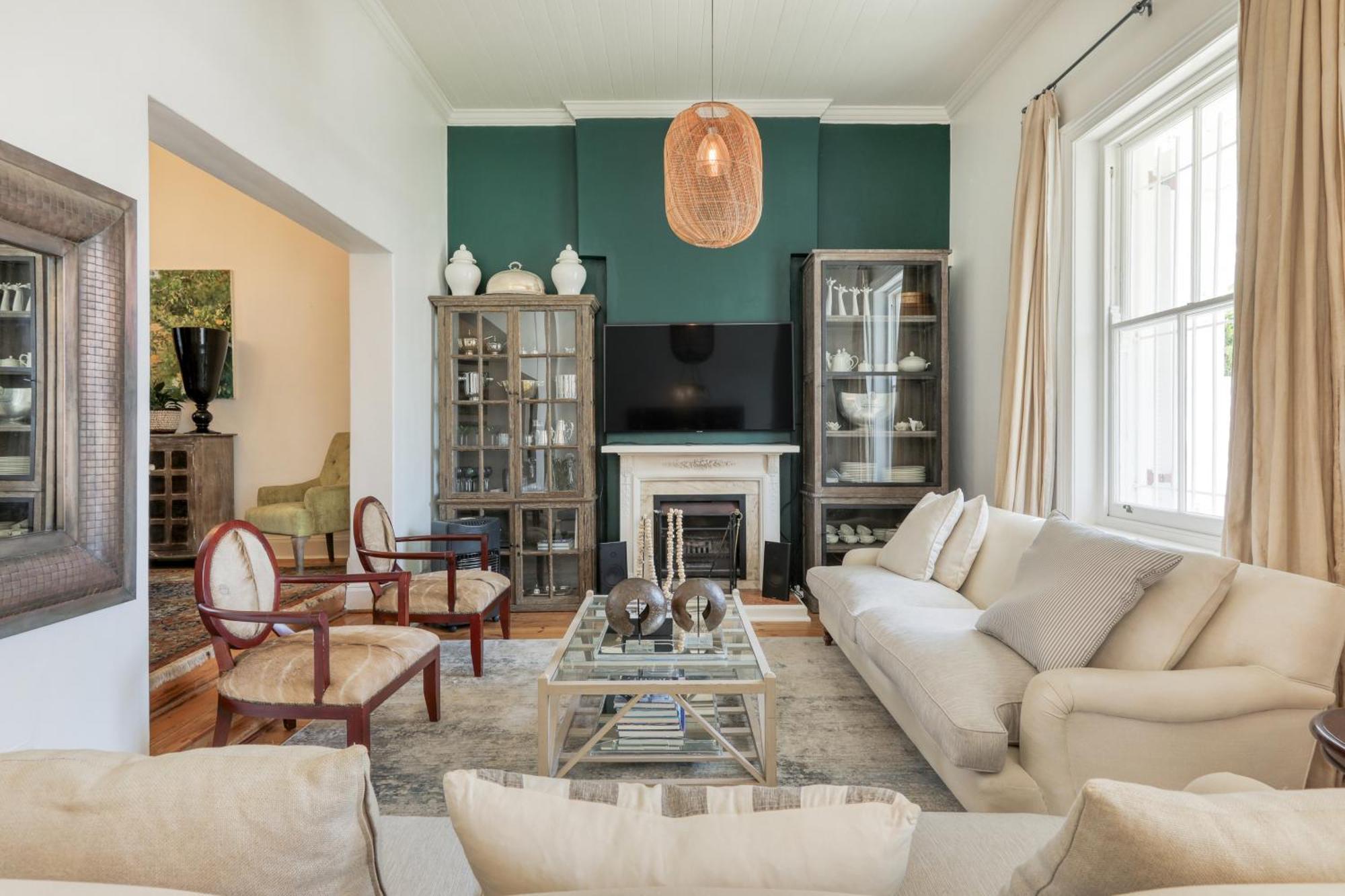 Backup-Powered Victorian House At Greenpoint Park Cape Town Exterior photo