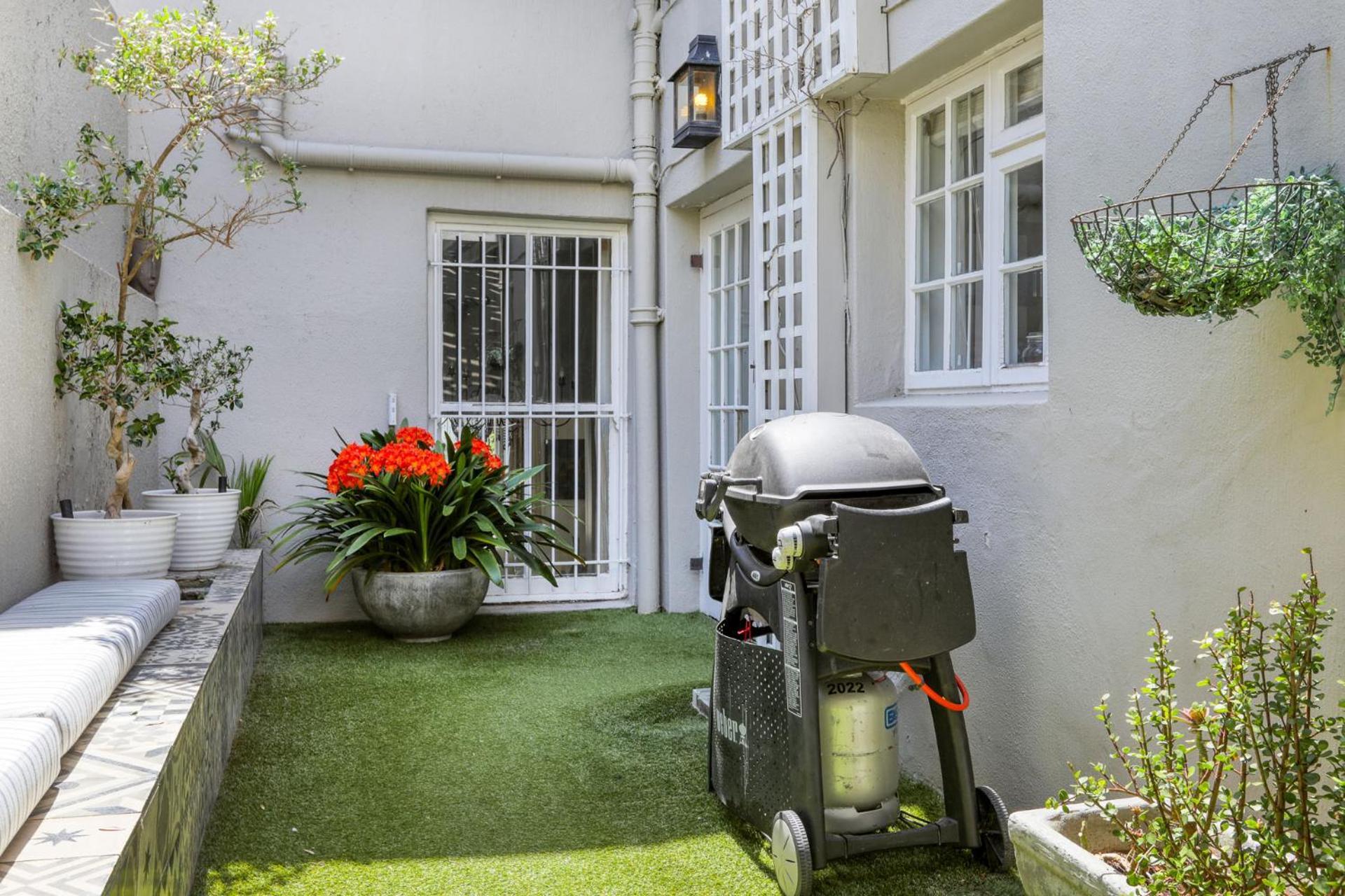 Backup-Powered Victorian House At Greenpoint Park Cape Town Exterior photo
